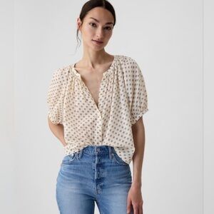 Gap DÔEN collab top